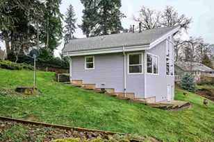 301 Edgewood Dr, Silverton, OR 97381 - Photo 5