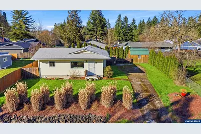 915 SE Zee Ct, McMinnville, OR 97128 - Photo 1
