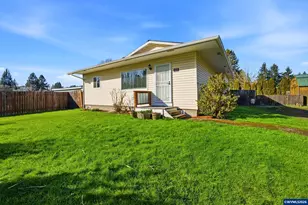 915 SE Zee Ct, McMinnville, OR 97128 - Photo 5