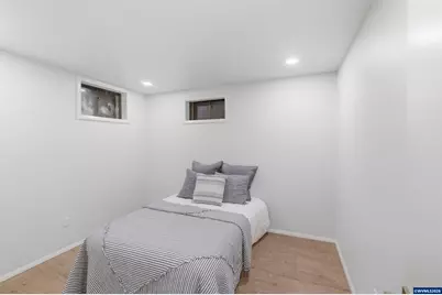 927 Kingwood Dr NW, Salem, OR 97304 - Photo 39