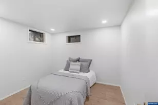 927 Kingwood Dr NW, Salem, OR 97304 - Photo 39