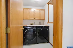 6676 McLeod Ln NE, Keizer, OR 97303 - Photo 33