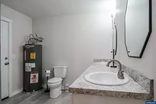 10471 Wagon Rd NE, Mount Angel, OR 97362 - Photo 17