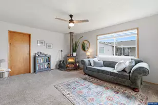 1841 Umpqua Rd, Woodburn, OR 97071 - Photo 25