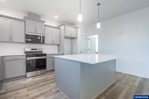 673 Parker Lp, Silverton, OR 97381 - Photo 17