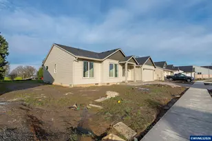 673 Parker Lp, Silverton, OR 97381 - Photo 3