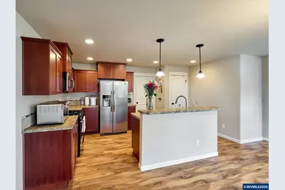 574 Prairie St, Woodburn, OR 97071 - Photo 25