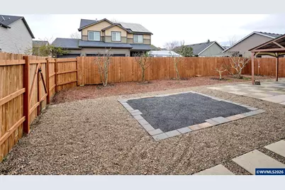 574 Prairie St, Woodburn, OR 97071 - Photo 3