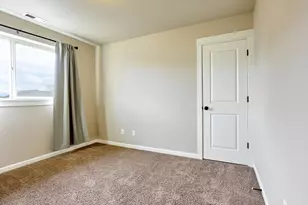 574 Prairie St, Woodburn, OR 97071 - Photo 41