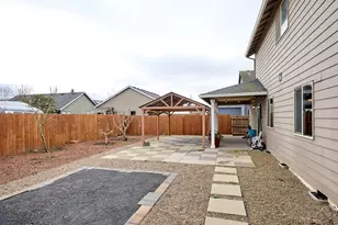 574 Prairie St, Woodburn, OR 97071 - Photo 9