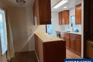 16901 SE Division St, Portland, OR 97236 - Photo 3