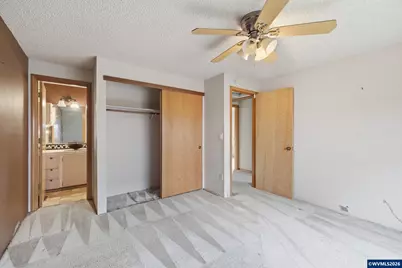 18501 SE Lincoln St, Portland, OR 97233 - Photo 13