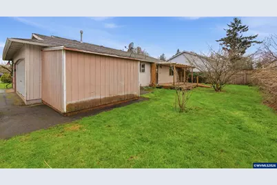 18501 SE Lincoln St, Portland, OR 97233 - Photo 23