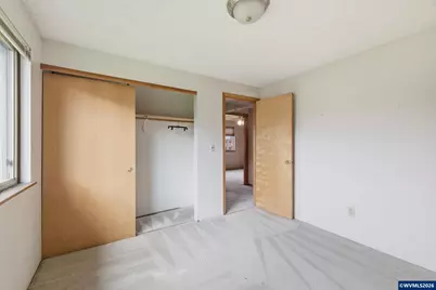 18501 SE Lincoln St, Portland, OR 97233 - Photo 17