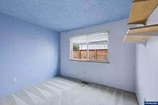 18501 SE Lincoln St, Portland, OR 97233 - Photo 19