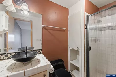 18501 SE Lincoln St, Portland, OR 97233 - Photo 15