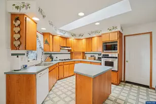 2072 Cardinal Av SE, Stayton, OR 97383 - Photo 13