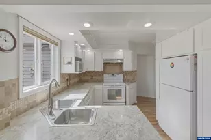 1530 Takena St SW, Albany, OR 97321 - Photo 15