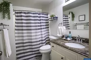 3828 Auburn Rd NE, Salem, OR 97301 - Photo 21