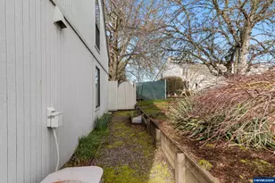 3828 Auburn Rd NE, Salem, OR 97301 - Photo 27