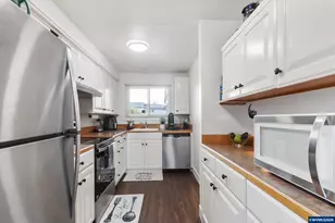 3828 Auburn Rd NE, Salem, OR 97301 - Photo 7