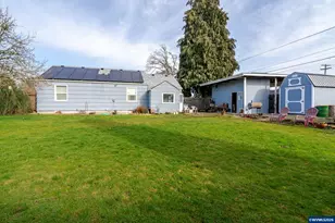 861 W 10th St, Junction City, OR 97448 - Photo 27