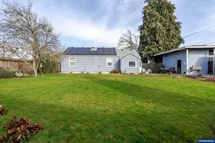 861 W 10th St, Junction City, OR 97448 - Photo 25