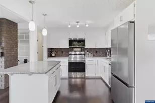 30550 Rancho Rd, Lebanon, OR 97355 - Photo 13