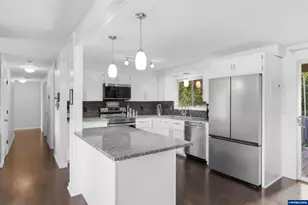 30550 Rancho Rd, Lebanon, OR 97355 - Photo 11