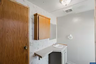 2901 E 2nd St, Newberg, OR 97132 - Photo 25