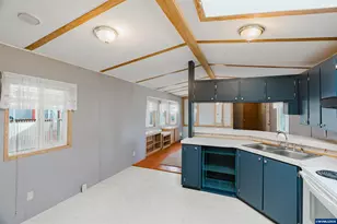 2901 E 2nd St, Newberg, OR 97132 - Photo 15