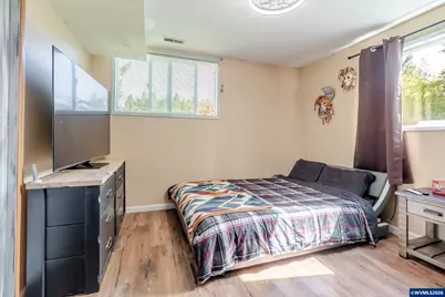 656 NW E Thornton Lake Dr, Albany, OR 97321 - Photo 25