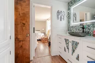 656 NW East Thornton Lake Dr, Albany, OR 97321 - Photo 15