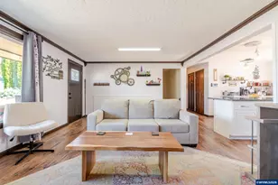 656 NW East Thornton Lake Dr, Albany, OR 97321 - Photo 5