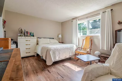 656 NW E Thornton Lake Dr, Albany, OR 97321 - Photo 17