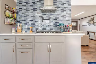 656 NW E Thornton Lake Dr, Albany, OR 97321 - Photo 11