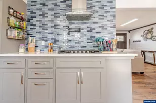 656 NW East Thornton Lake Dr, Albany, OR 97321 - Photo 11