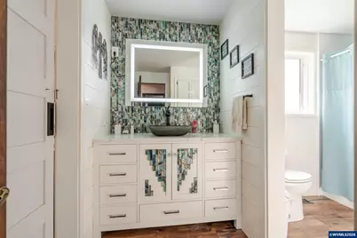 656 NW E Thornton Lake Dr, Albany, OR 97321 - Photo 13