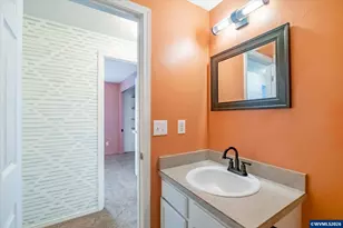 1053 Kees St, Lebanon, OR 97355 - Photo 23