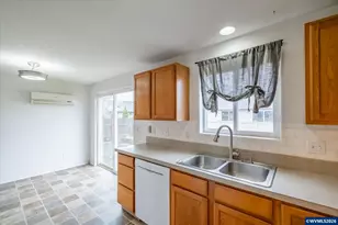 1053 Kees St, Lebanon, OR 97355 - Photo 9