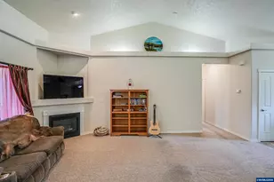 1231 SW 3rd Ave, Mill City, OR 97360 - Photo 13