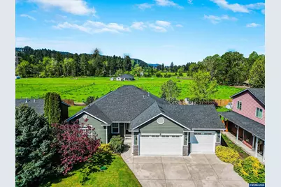 1231 SW 3rd Av, Mill City, OR 97360 - Photo 1