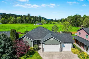 1231 SW 3rd Ave, Mill City, OR 97360 - Photo 1