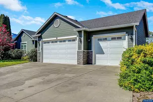 1231 SW 3rd Ave, Mill City, OR 97360 - Photo 9