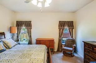 1231 SW 3rd Ave, Mill City, OR 97360 - Photo 25