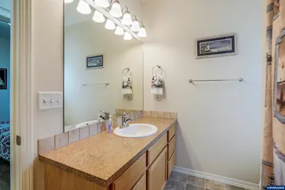 1231 SW 3rd Av, Mill City, OR 97360 - Photo 35