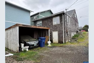 714 NW Coast St, Newport, OR 97365 - Photo 3