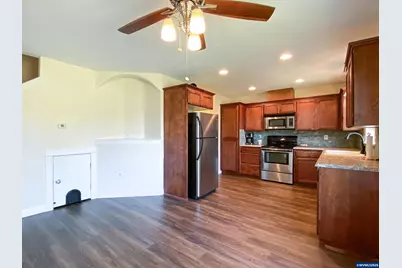 274 SW Bell Dr, Dallas, OR 97338 - Photo 23