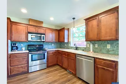274 SW Bell Dr, Dallas, OR 97338 - Photo 25
