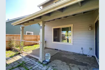 274 SW Bell Dr, Dallas, OR 97338 - Photo 9